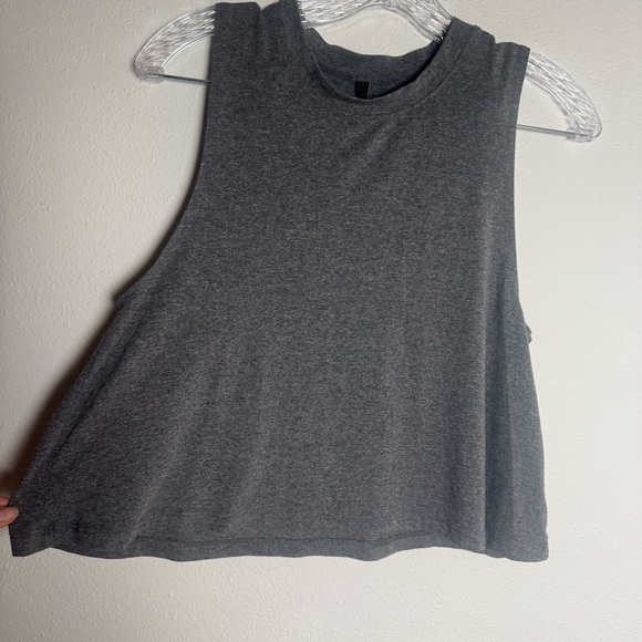 Carbon38 Charcoal Muscle Tee crop Tank‎ - Picture 2 of 6